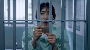 Она обнаружила, что ее муж ей изменяет, но в конечном счете он посадил ее в тюрьму