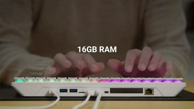 Raspberry Pi выпустила прокачанную версию своей клавиатуры с RGB и полноценным ПК внутри смотреть онлайн