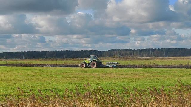 Пахота Claas Axion 850 + Lemken. Ленинградская область, Тосненский район, Никольское 27.09.2025 смотреть онлайн