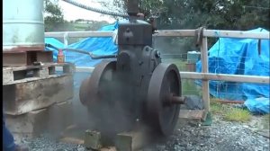 Запуск старинного калоризаторного (нефтяного) двигателя