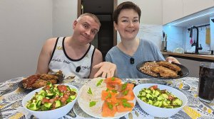 Мукбанг ИЗБАЛОВАЛА себя) Практикую ОСОЗНАННОЕ питание, что не ТОЛСТЕТЬ! Семейный ужин в России