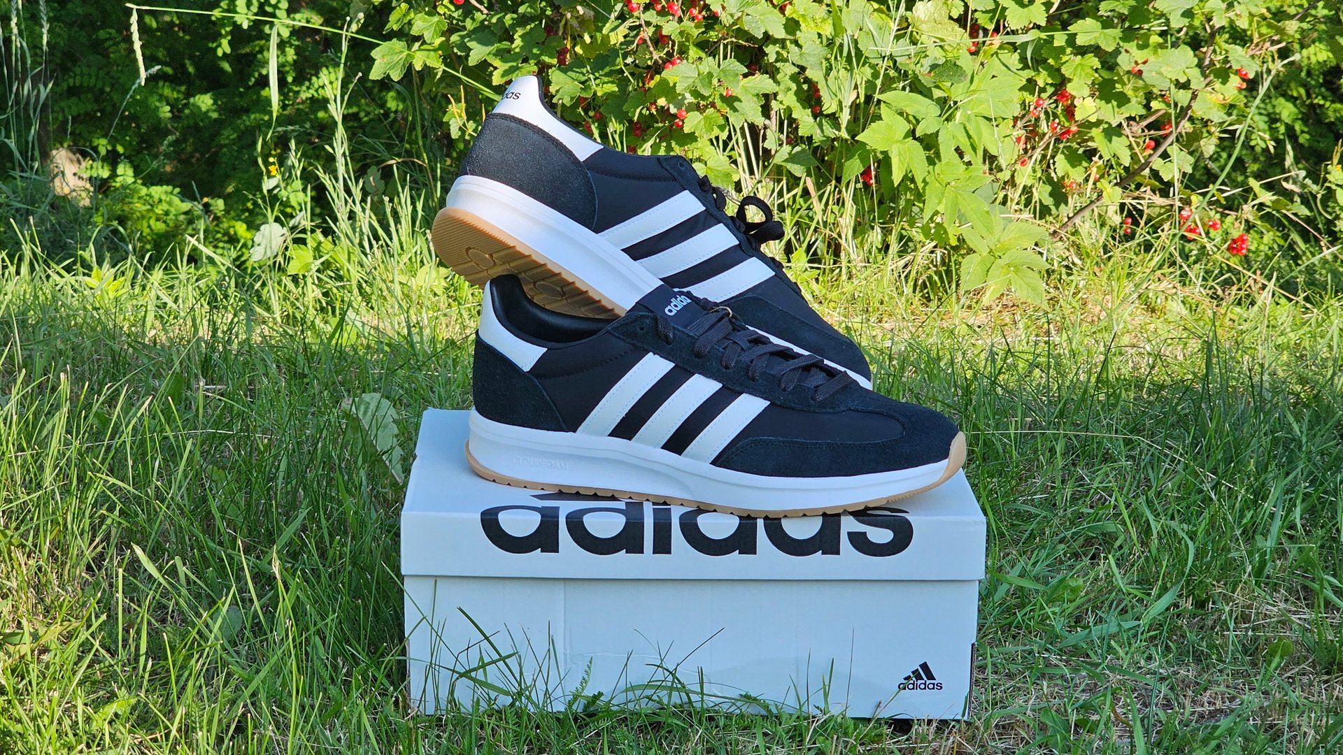 Обзор оригинальных кроссовок Adidas run 70s 2.0 продающихся на WB и Ozon смотреть онлайн