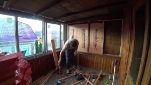 КУПИЛИ СТАРЫЙ ДОМ И ПЕРЕДЕЛЫВАЕМ ЕГО УТЕПЛИЛ БАЛКОН ТЕПЕРЬ МОРОЗ НА СТРАШЕН