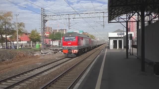 Электровоз ЭП2К-489 (ТЧЭ-8) со скорым поездом № 177А Санкт-Петербург - Симферополь. смотреть онлайн