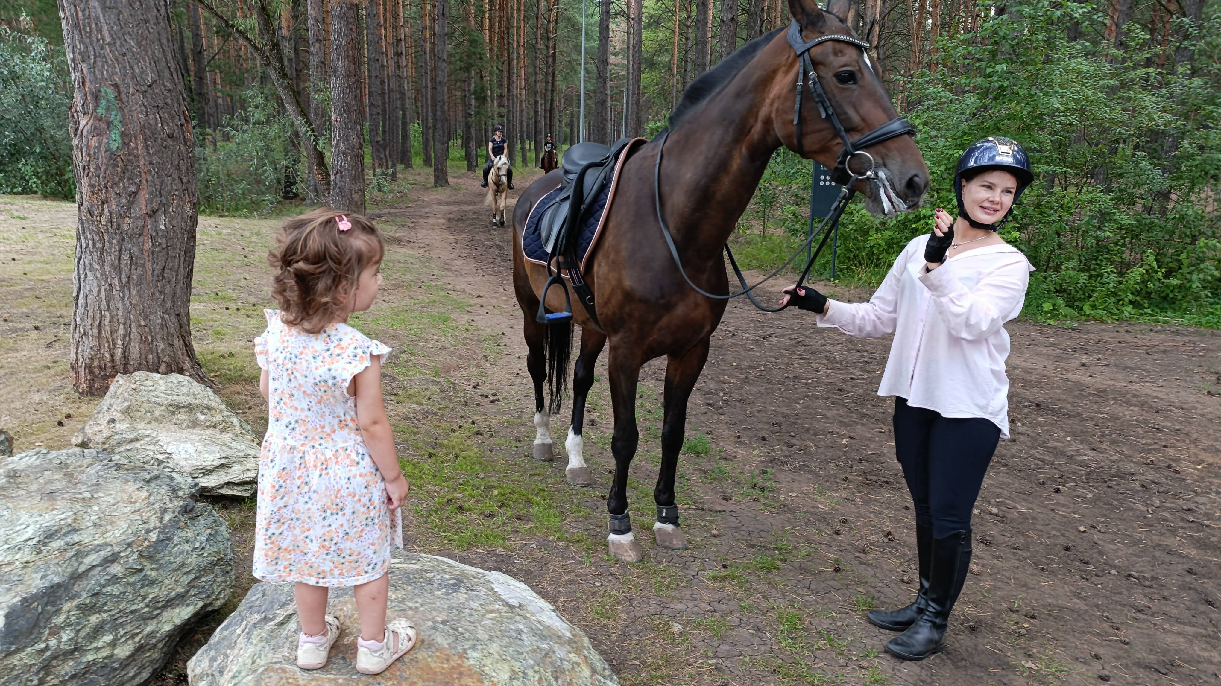 Эви на озере июль