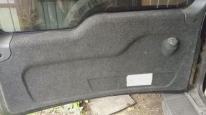 снятие обшивки двери багажника на ниве Шевроле