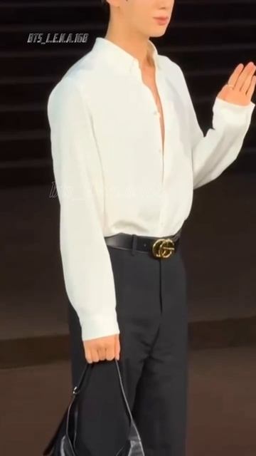 Эпизод 479 Безумно красив...Джин на мероприятии бренда Gucci смотреть онлайн