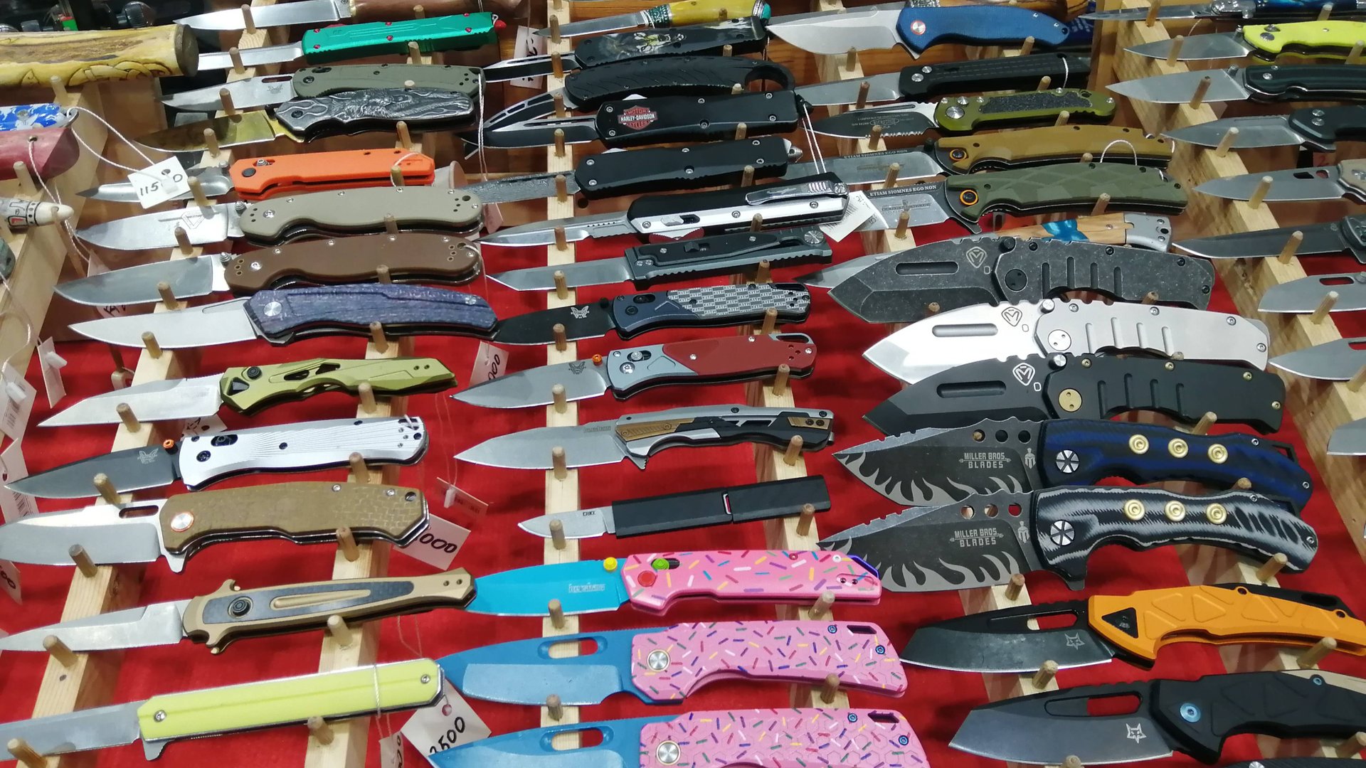 Ножи на выставке Мир охоты и рыбалки осень 2025 г. смотреть онлайн