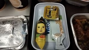Чем кормят на ужине в самолёте китайских авиалиний