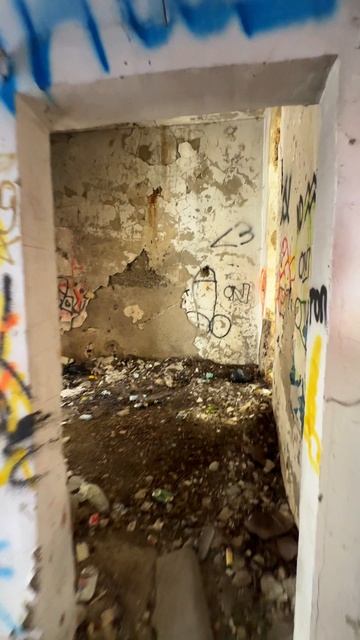 Заброшка в Симеизе от которой мурашки по коже. Симеиз 2025. Крым сегодня #симеиз #симеиз2025 #крым смотреть онлайн