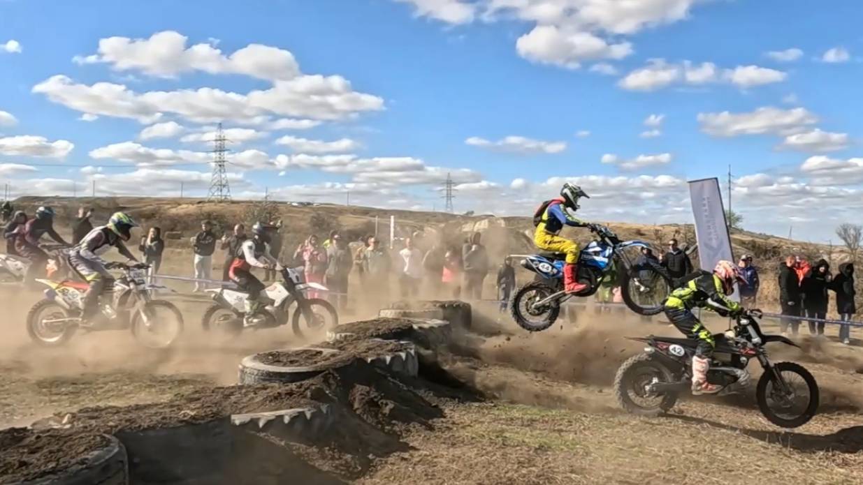 Крым эндуро покатушки.Кантри кросс 3 этап Феодосия 27.09.2025 смотреть онлайн