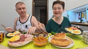 Мукбанг УГОВАРИВАЮ Вована лечиться уколами, он КАТЕГОРИЧЕСКИ ПРОТИВ! Чего БОИТСЯ? Семейный обед Влог