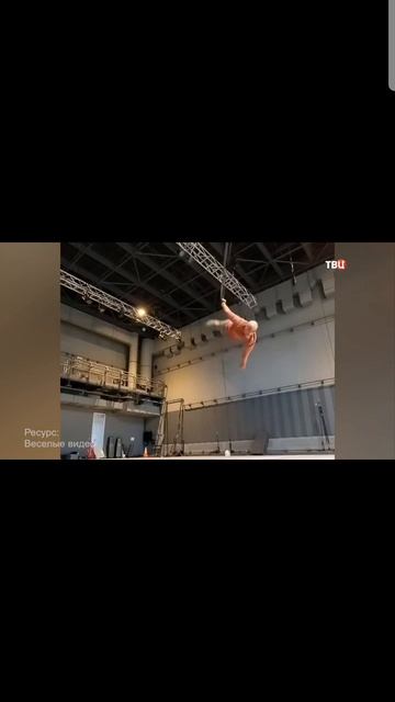 Болтался как муха видео из смех дрожь и видео часть 1 смотреть онлайн