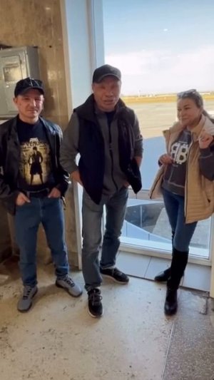 ПОКОРЯЕМ МОСКВУ! ИРИШКА ЧИКИ, ОЛЕГ МОНГОЛ И БЕЗУМНЫЙ ПАША УЛЕТЕЛИ НА СЪЁМКИ В КИНО!