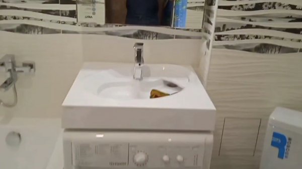 Раковина над стиральной машиной : стоит ли её устанавливать?