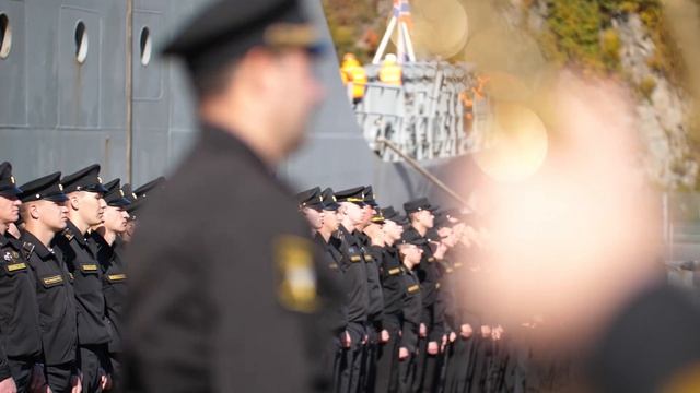 Учебный корабль «Смольный» прибыл на Камчатку в базу Подводных сил Тихоокеанского флота.27.09.2025. смотреть онлайн