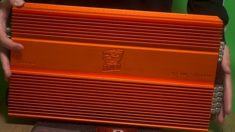 распаковка мощного пятиканального усилителя DLAudio Raven 5.1100 V. 2 смотреть онлайн