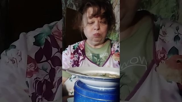 МУКБАНГ СОБАЧИЙ ХОЛОД И ПРОСТОЙ СУП смотреть онлайн