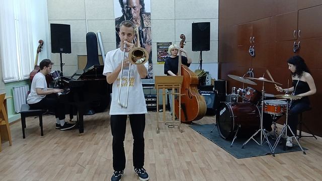 Nikita Dvoretsky - Beatrice (Sam Rivers) смотреть онлайн