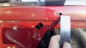 Отвалился ролик стеклоподъемника ВАЗ 2107, что делать?!