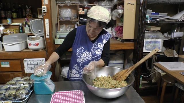 English File Elementary 5th 4C Listening