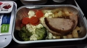 Завтрак в самолёте китайских авиалиний