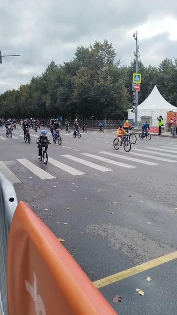 Детский велофестиваль — 2025 (2) смотреть онлайн