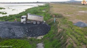 Строительство, дороги на озере