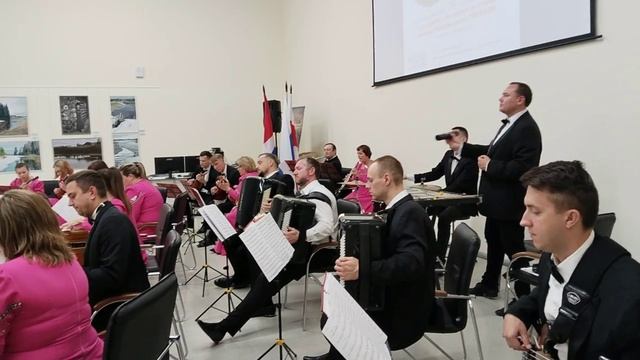 Русский камерный оркестр "Лад" - Попурри песен Антонова. смотреть онлайн