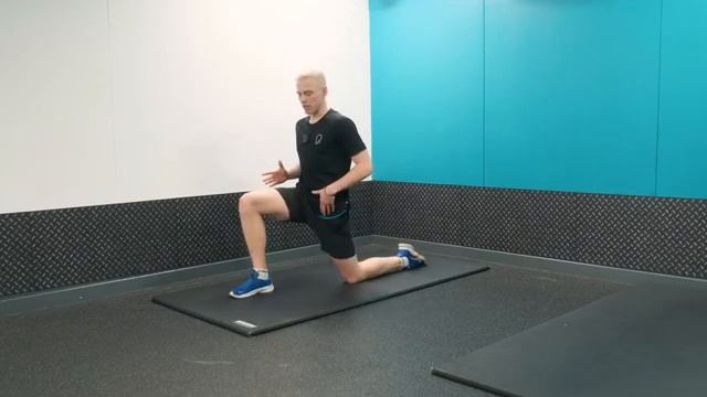 Растяжка сгибателей бедра / Hip Flexor Stretch смотреть онлайн
