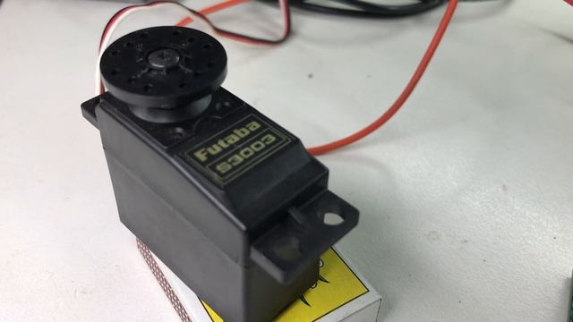 Управление сервоприводом со звука [Схема к статье] смотреть онлайн