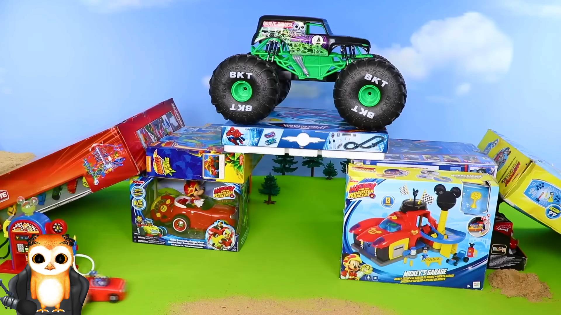 МУЛЬТИКИ ПРО МАШИНКИ МОНСТРТРАК И ДРУЗЬЯ смотреть онлайн