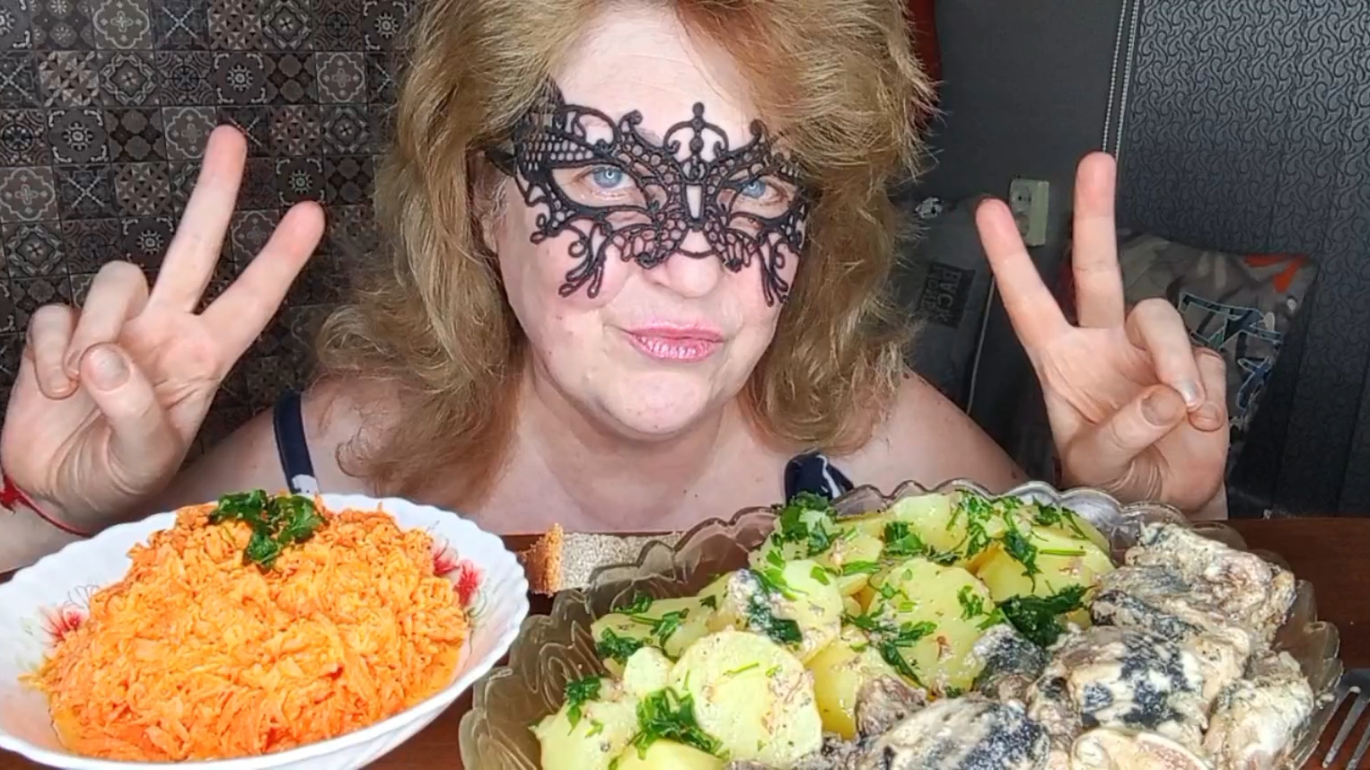 "НАКОРМИЛА ОТ ПУЗА" МУКБАНГ/ЕДАНАКАМЕРУ/ смотреть онлайн