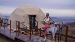 ⭐ Одна в кемпинге, дождь, готовлю еду и занимаюсь йогой.