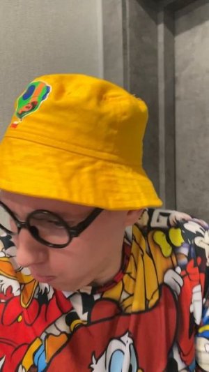 Попало прямо на девушку 🤣