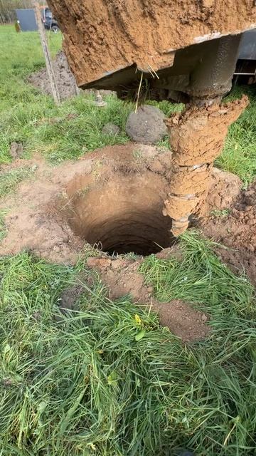 И такое бывает в нашей работе 🤷 смотреть онлайн