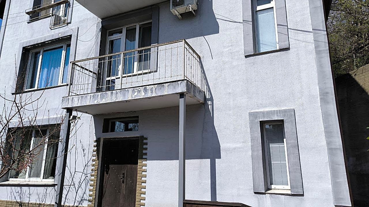 Обзор дома на продажу в Ялте, ул. Лукомского смотреть онлайн