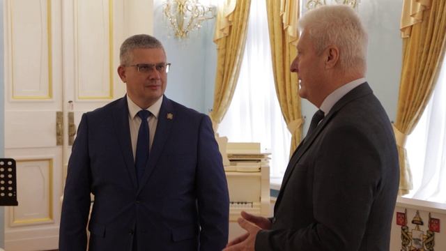 В Смоленск, на празднование Дня города прибыли делегации из 11 городов России смотреть онлайн