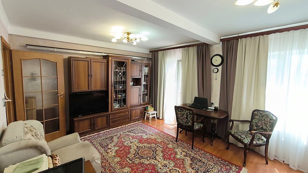 Обзор 2-комнатной квартиры на продажу в Ялте, ул. Мира смотреть онлайн