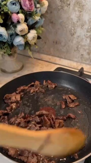 САЛАТ С ГОВЯДИНОЙ В АЗИАТСКОМ СТИЛЕ