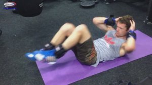 Упражнения с отягощением в утяжелителях в тренажерном зале