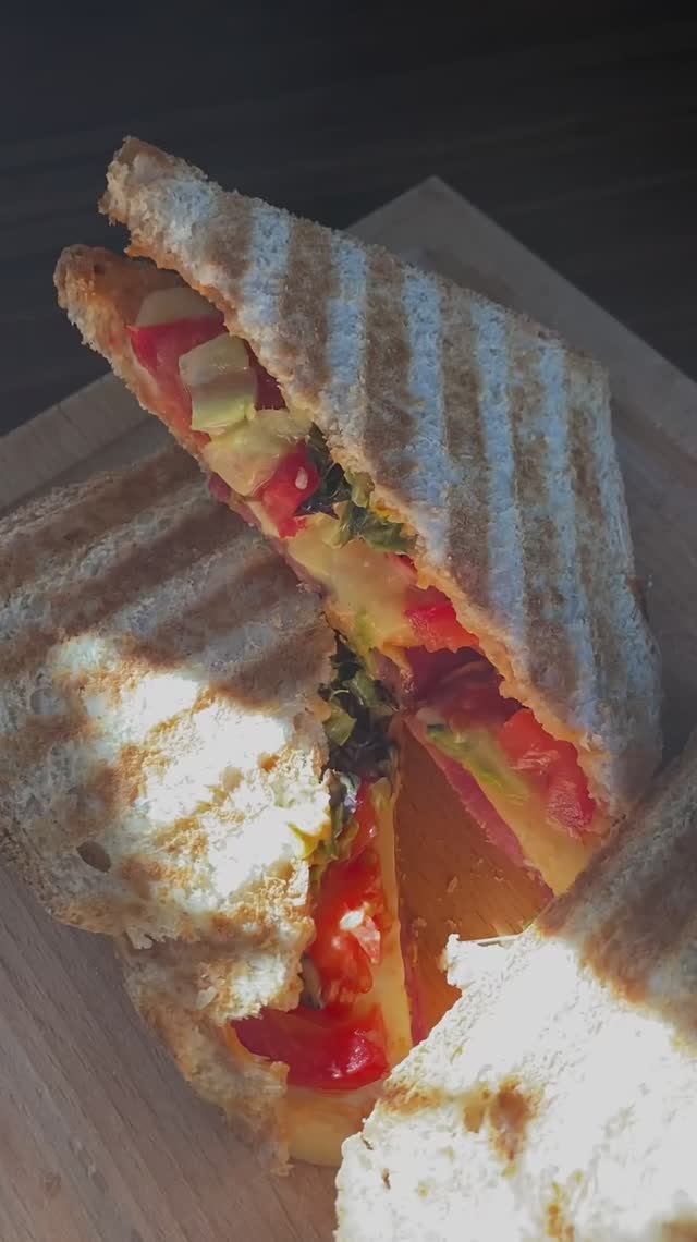 Горячие сендвичи 🥪🔥 #shorts смотреть онлайн