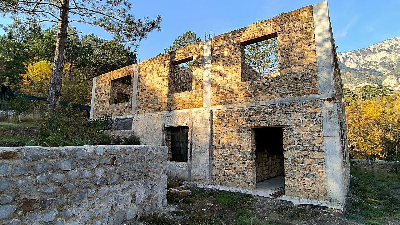 Обзор участка и незавершенного строительства на продажу в Ялте район Поляны сказок смотреть онлайн