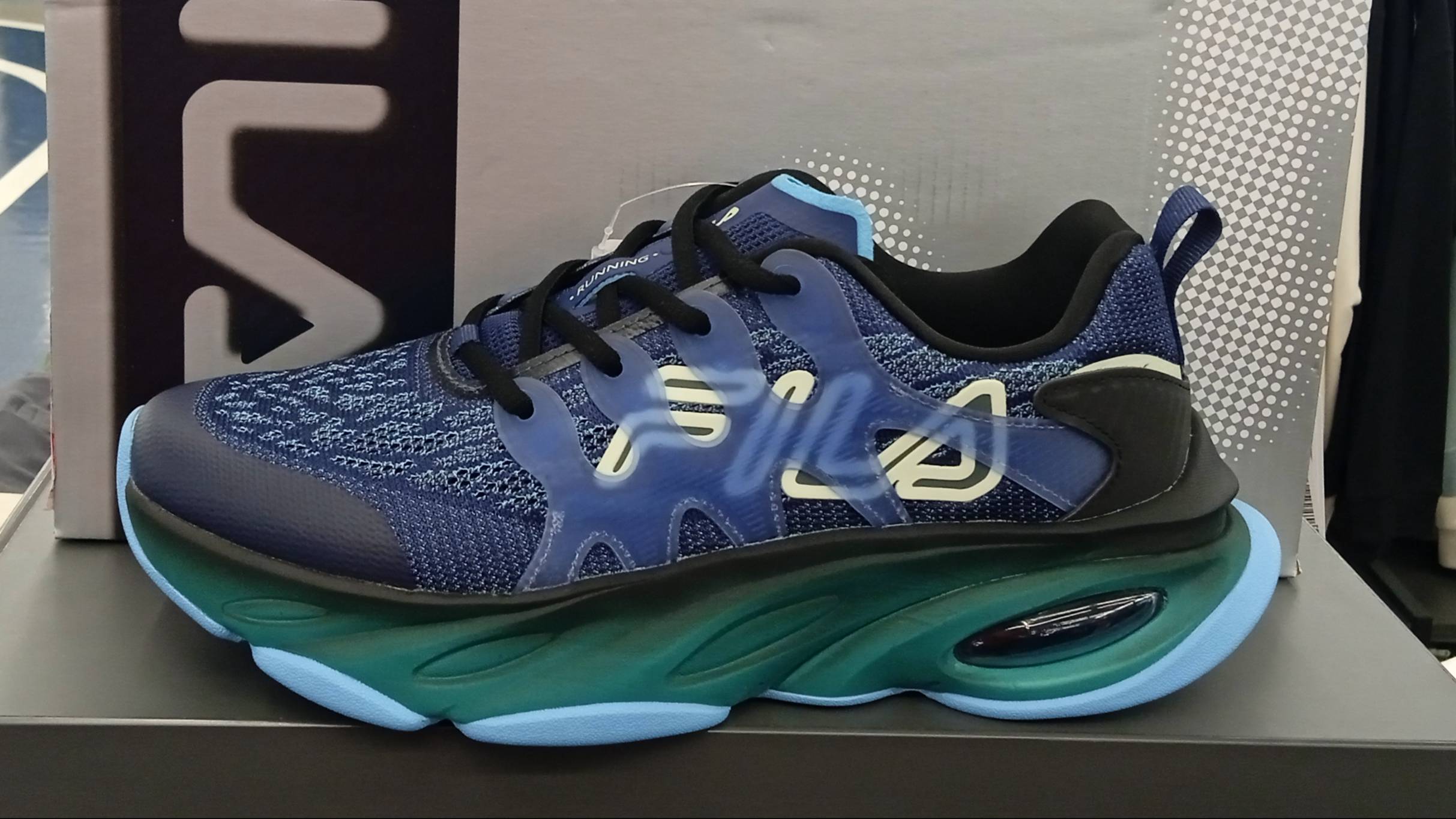 Кроссовки мужские Беговые FILA Slv Runner. ( Обзор и Примерка ) смотреть онлайн