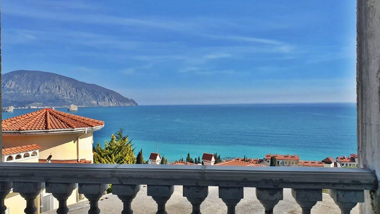 Обзор дома на продажу в Гурзуфе коттеджный поселок со своим пляжем и закрытой территорией смотреть онлайн