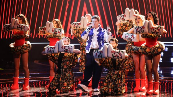 Revoльvers (Алексей Елистратов) - "Валенки" (ВИА Суперстар)