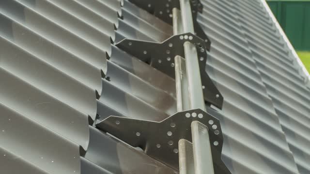 Металлочерепица и профнастил