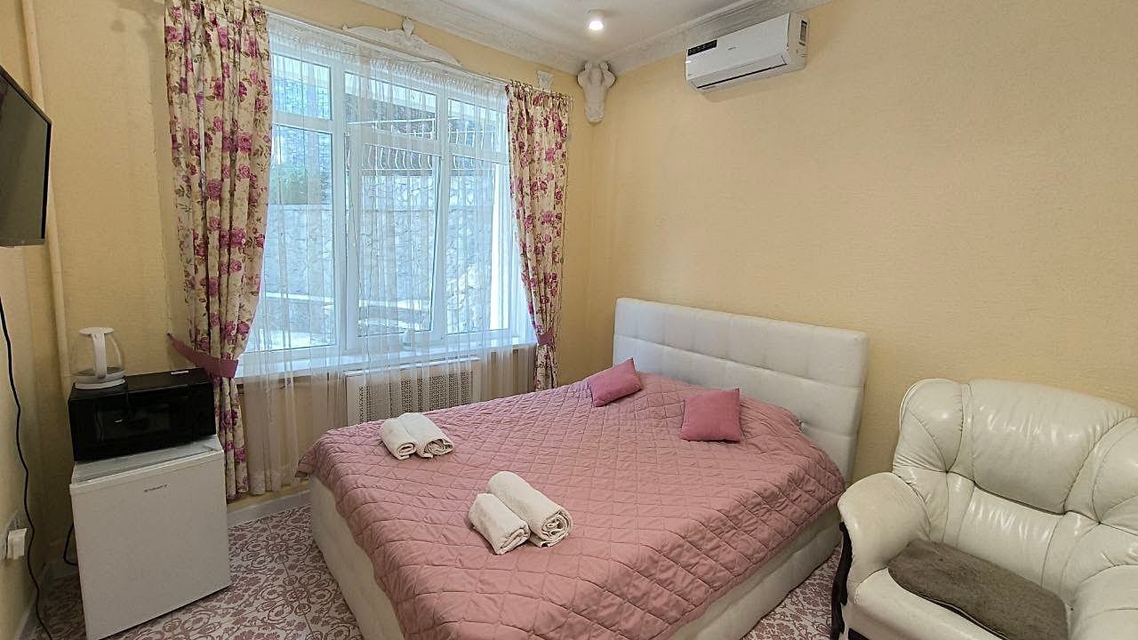 Обзор дома на продажу в Ялте, ул. Загородная смотреть онлайн