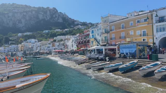 Италия. Пешеходная экскурсия по Капри в формате 4К смотреть онлайн