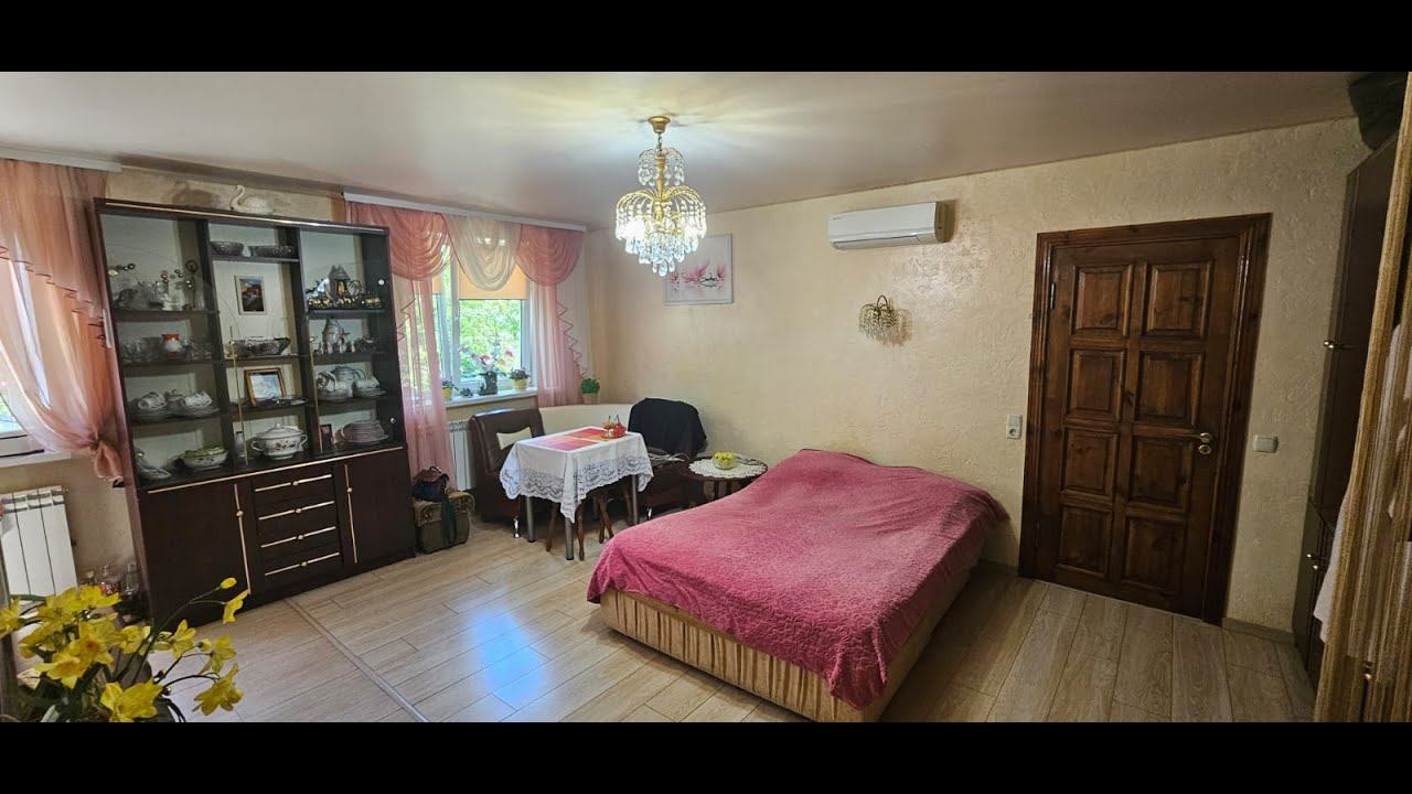 Обзор 2-комнатной квартиры на продаже в Ялте, ул. Дзержинского смотреть онлайн